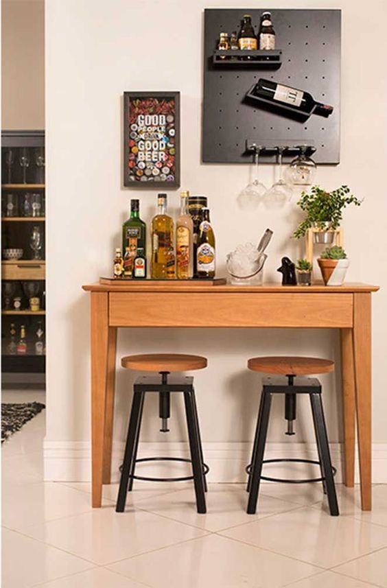 Le minibar idéal à la maison pour votre salon avec 24 bouteilles d'alcool  et mini bouteilles